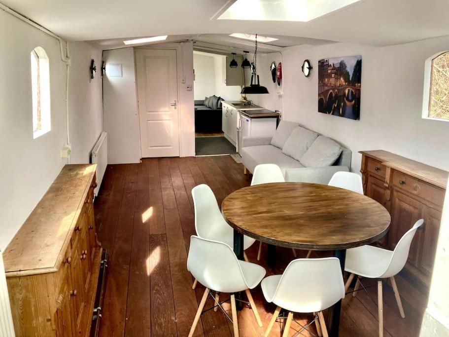 Prague On Boat, Privat Pier, Free Parking Hotell Exteriör bild