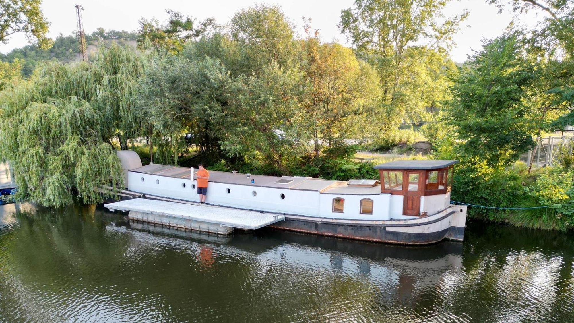 Prague On Boat, Privat Pier, Free Parking Hotell Exteriör bild